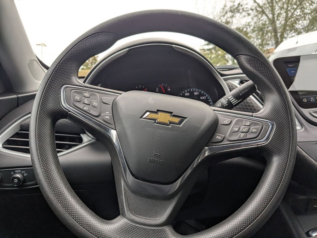 Thumbnail: 2024 Chevrolet Malibu - 16
