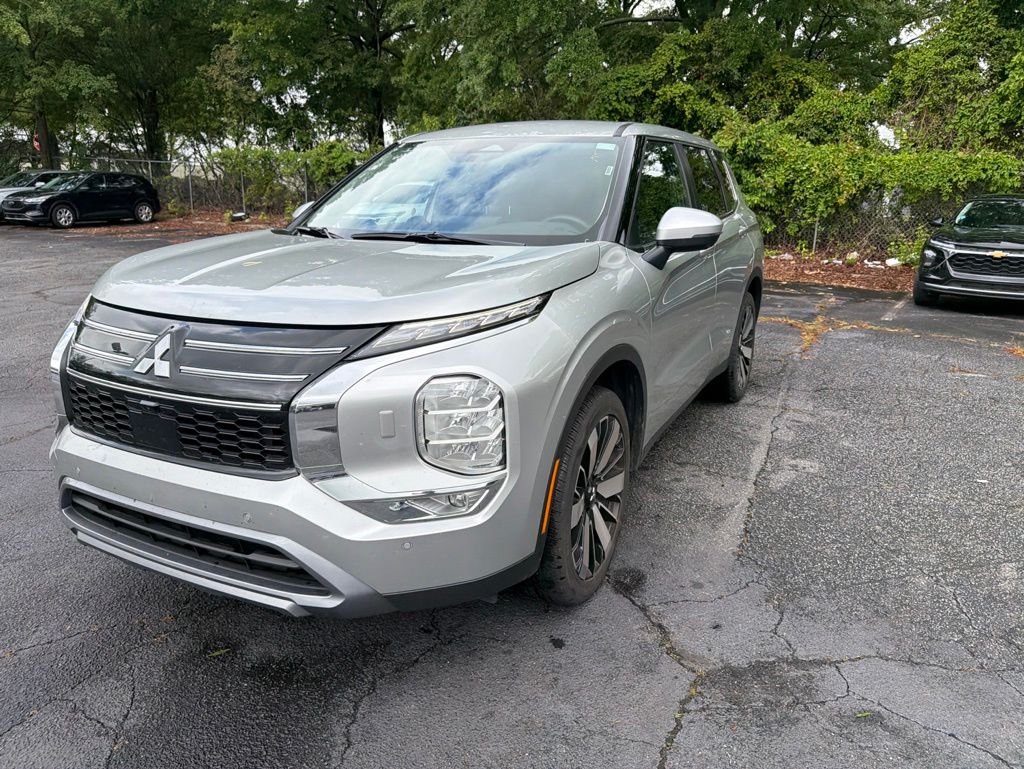 2025 Mitsubishi Outlander SE S-AWC's photo
