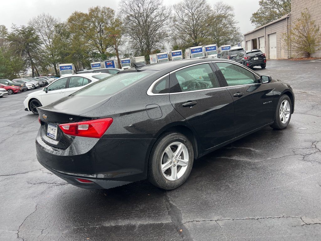 Thumbnail: 2024 Chevrolet Malibu - 11