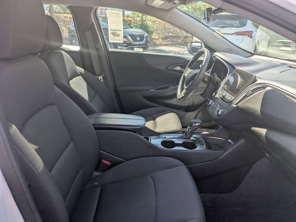 Thumbnail: 2024 Chevrolet Malibu - 31