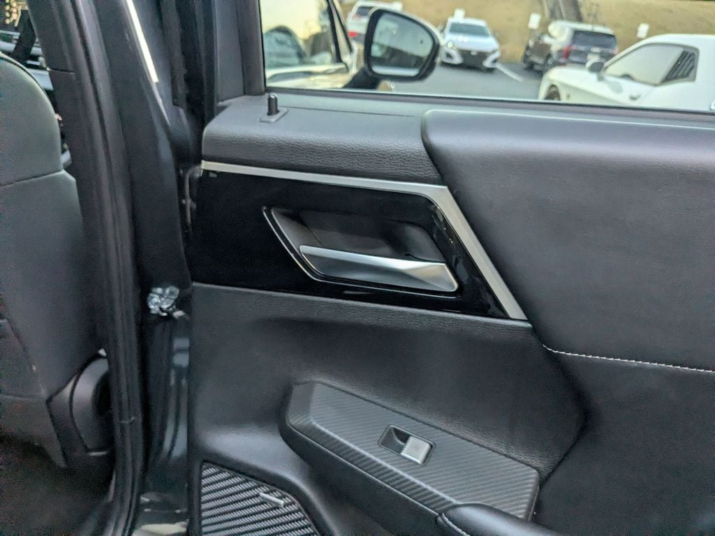 Thumbnail: 2025 Mitsubishi Outlander - 26