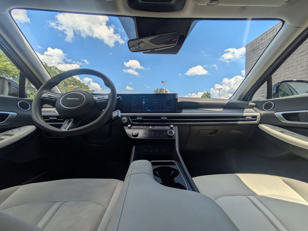 Thumbnail: 2025 Hyundai Sonata - 25