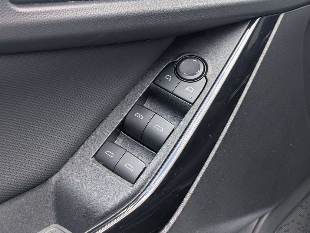 Thumbnail: 2025 Chevrolet Equinox - 13