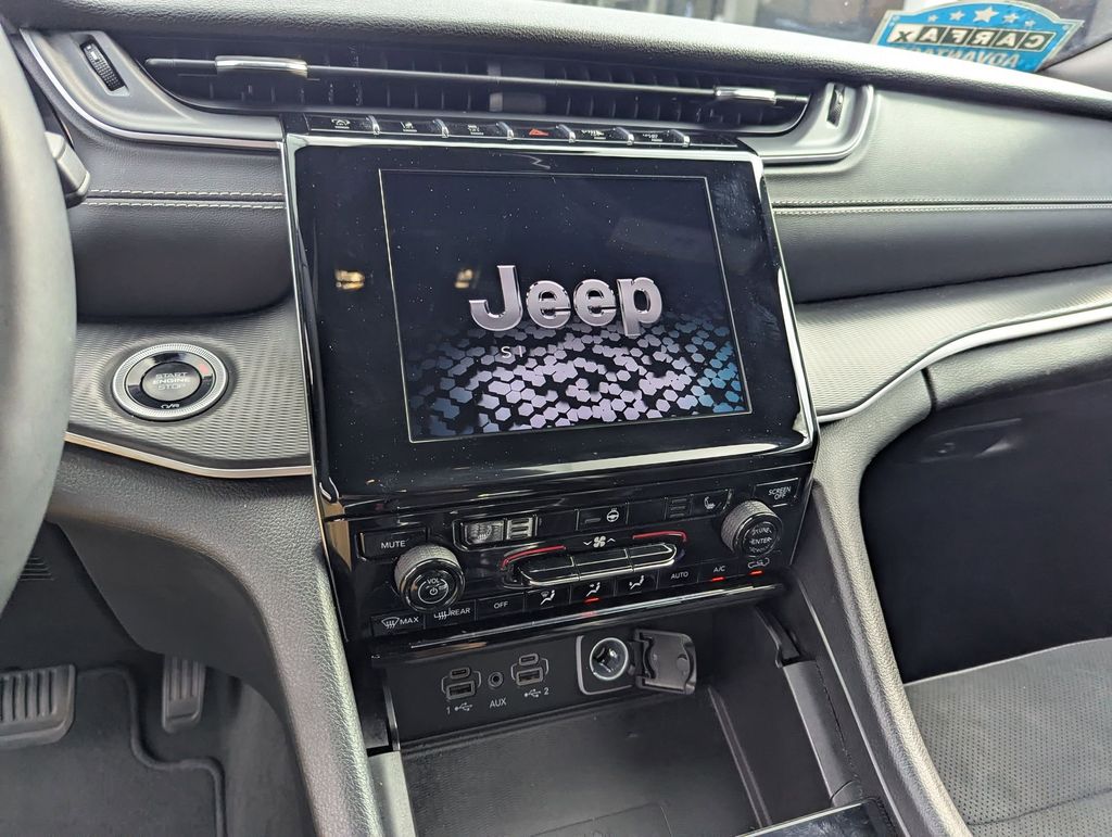 Thumbnail: 2024 Jeep Grand Cherokee L - 20