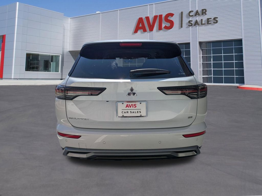 Thumbnail: 2025 Mitsubishi Outlander - 7
