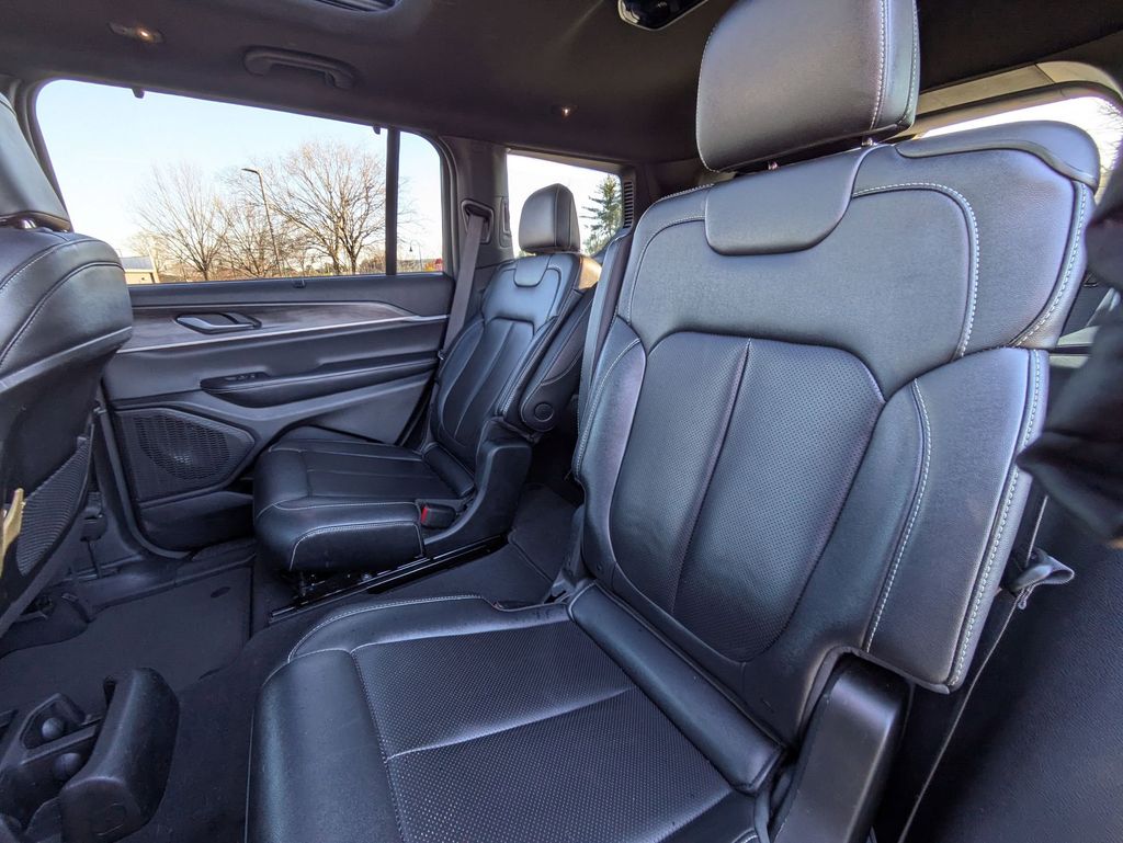 Thumbnail: 2024 Jeep Grand Cherokee L - 27