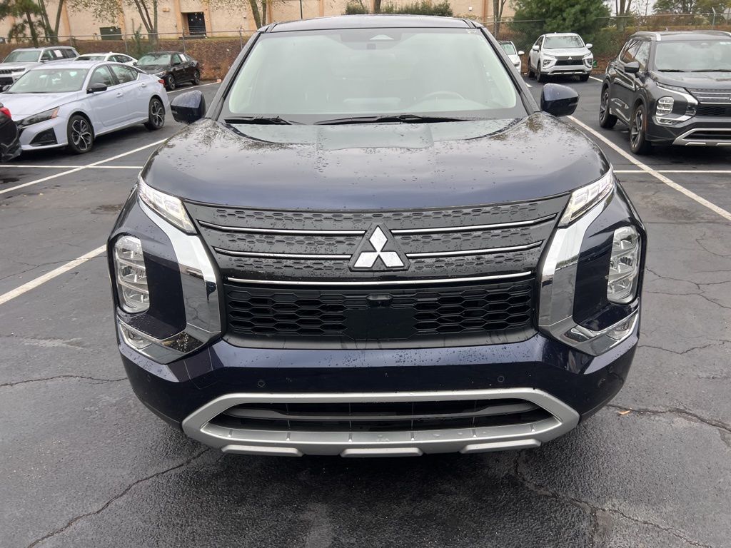 Thumbnail: 2024 Mitsubishi Outlander - 2