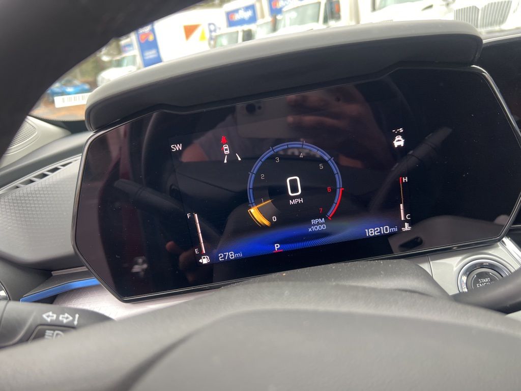 Thumbnail: 2025 Chevrolet Trax - 2