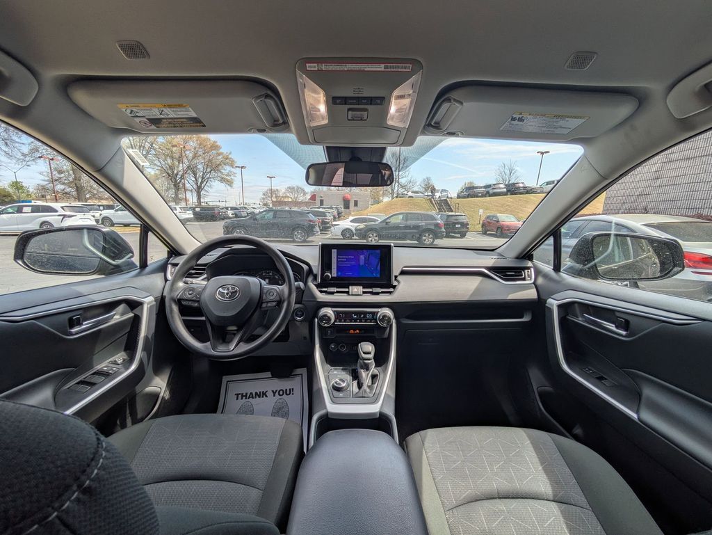 Thumbnail: 2025 Toyota RAV4 - 27