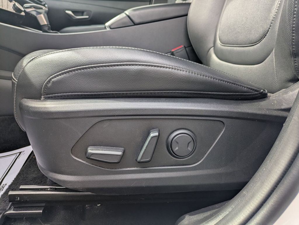 Thumbnail: 2025 Hyundai Santa Cruz - 14