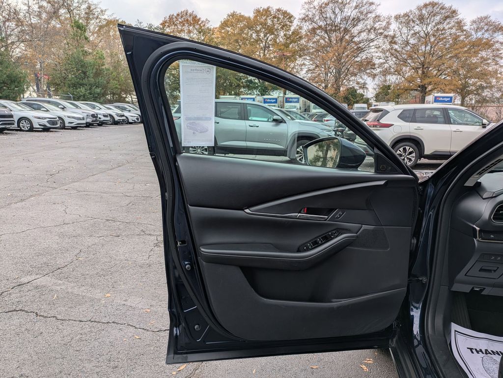 Thumbnail: 2025 Mazda CX-30 - 11