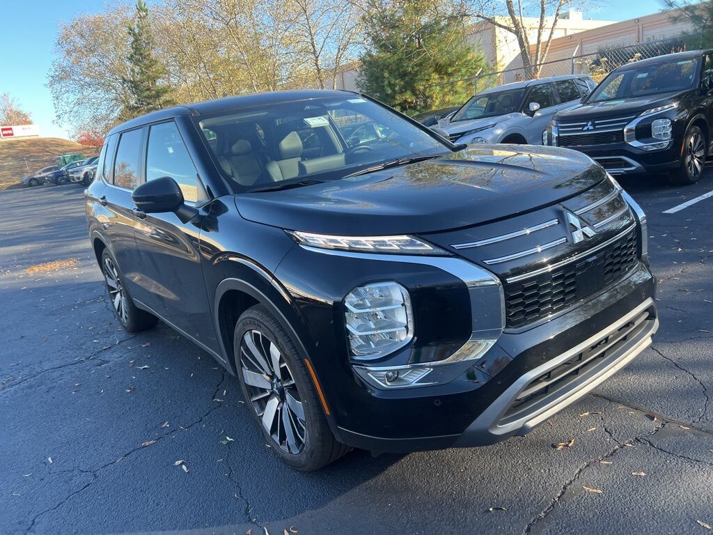 Certified 2025 Mitsubishi Outlander SE SUV