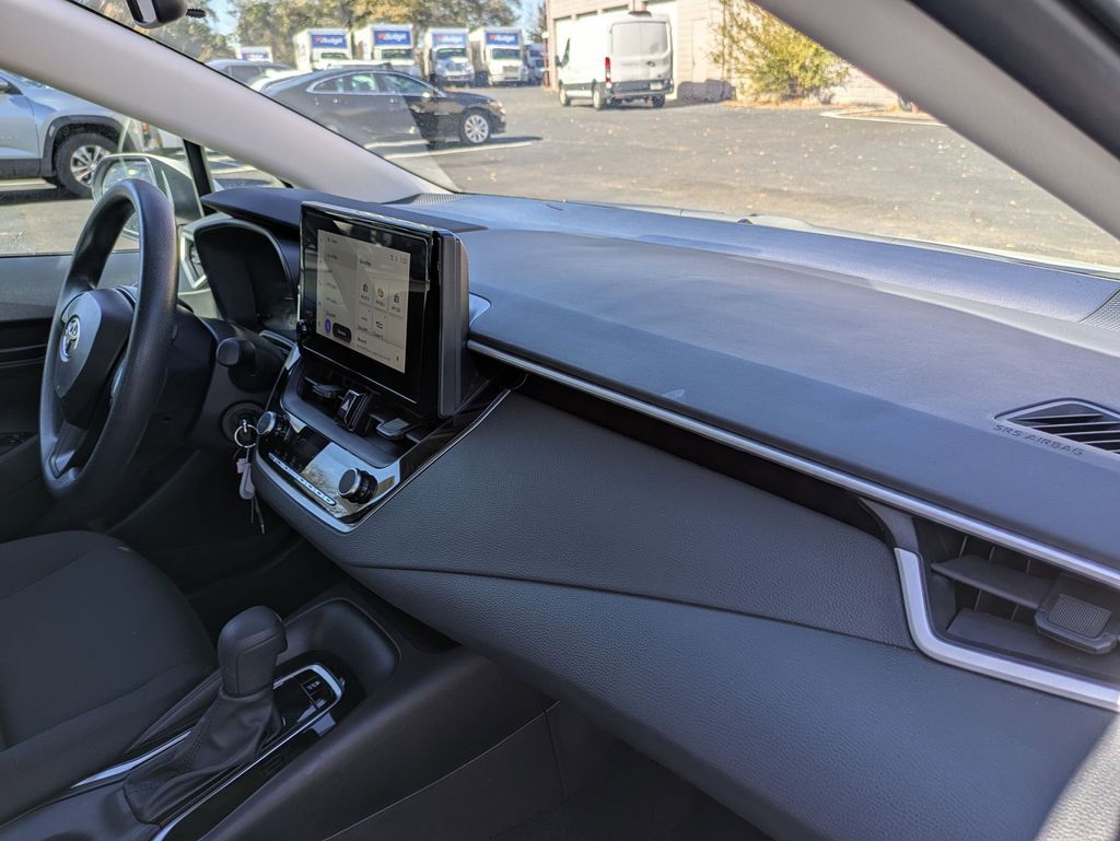 Thumbnail: 2025 Toyota Corolla - 31