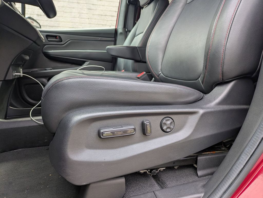 Thumbnail: 2025 Honda Odyssey - 14