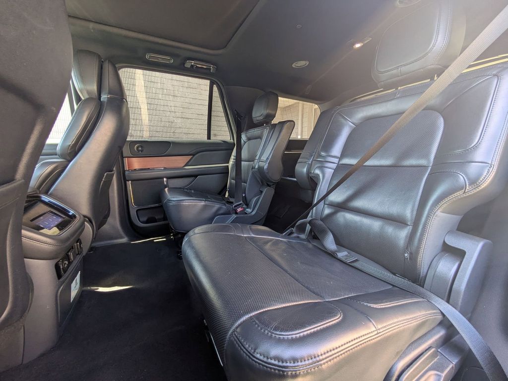 Thumbnail: 2023 Lincoln Navigator - 27
