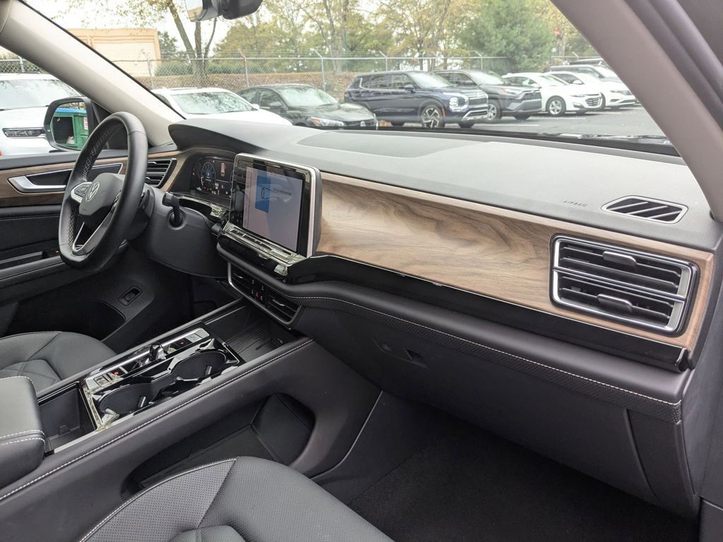 Thumbnail: 2025 Volkswagen Atlas - 29