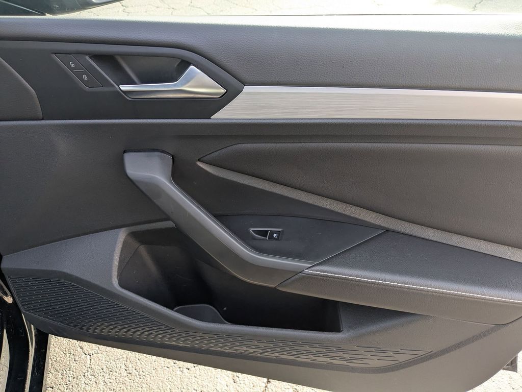 Thumbnail: 2025 Volkswagen Jetta - 31