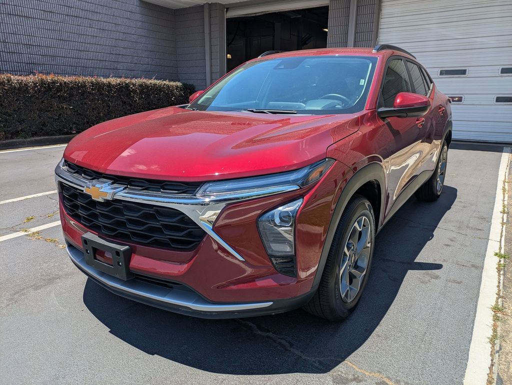 2025 Chevrolet Trax LT's photo