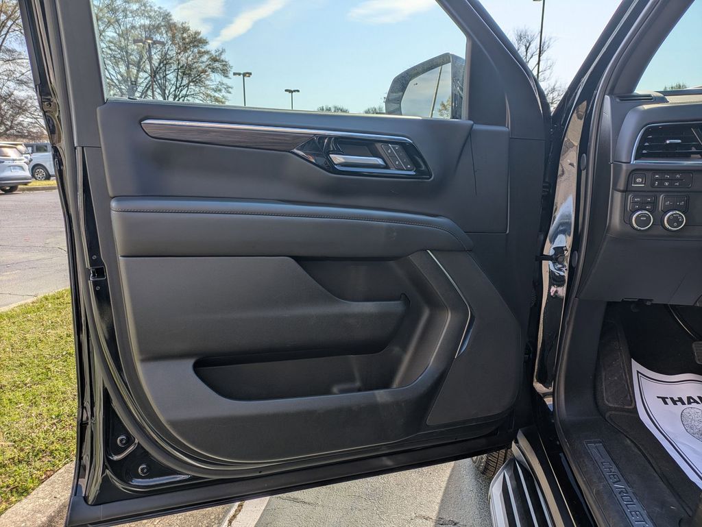 Thumbnail: 2025 Chevrolet Tahoe - 11