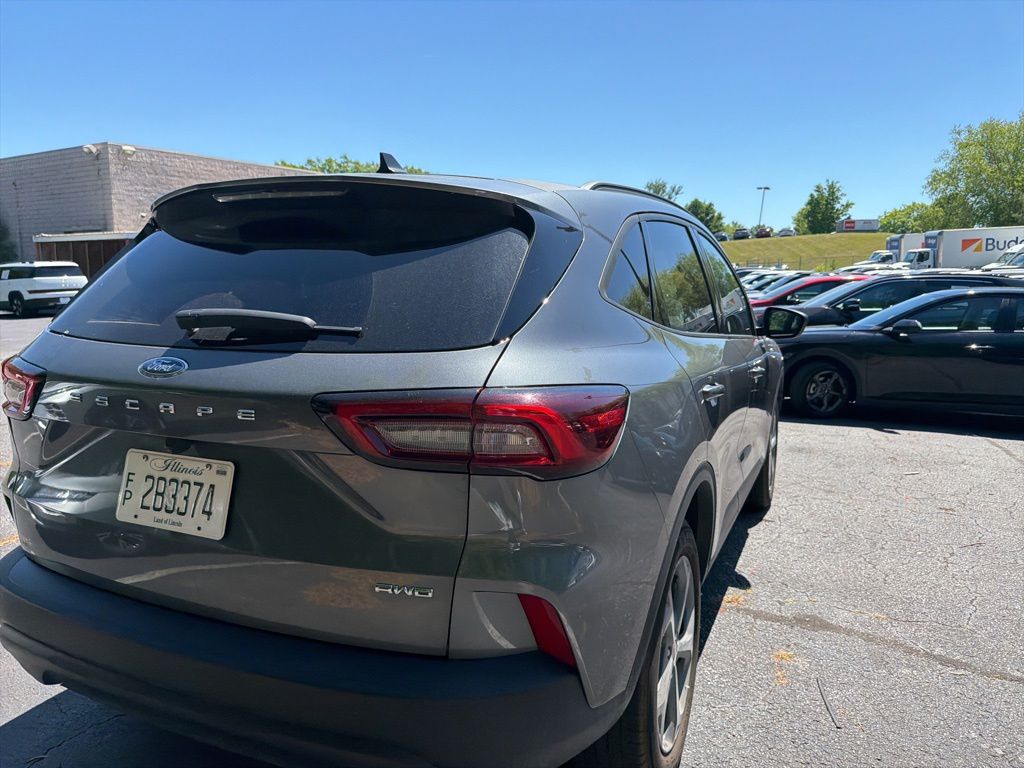 Thumbnail: 2025 Ford Escape - 7