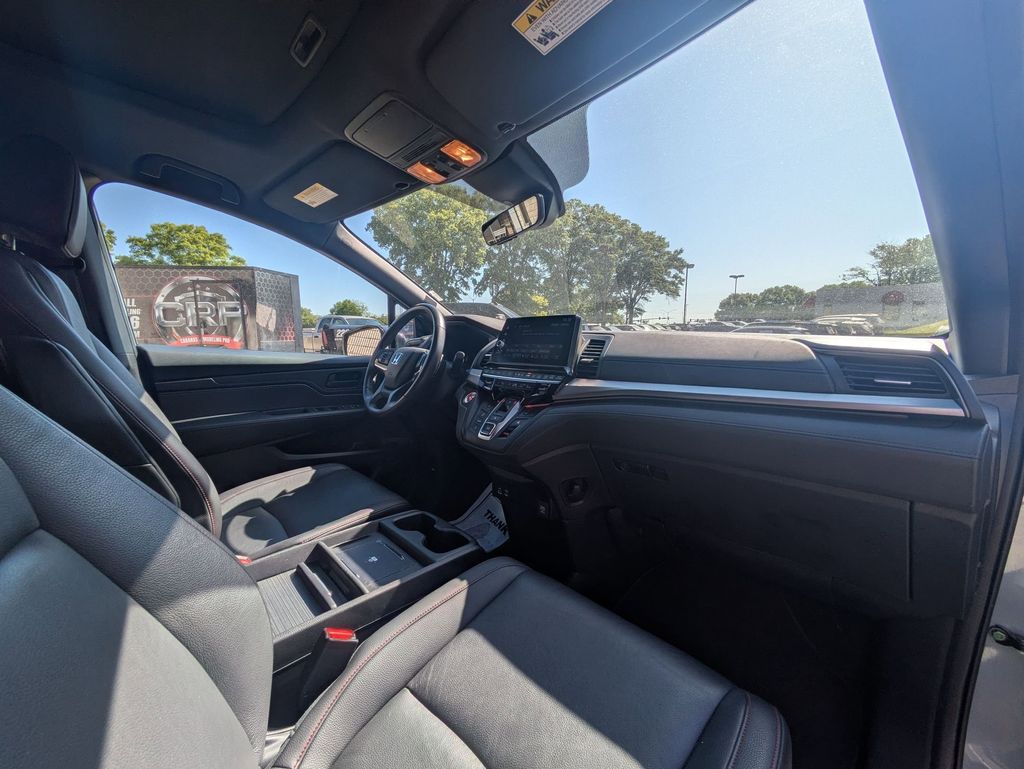 Thumbnail: 2025 Honda Odyssey - 30