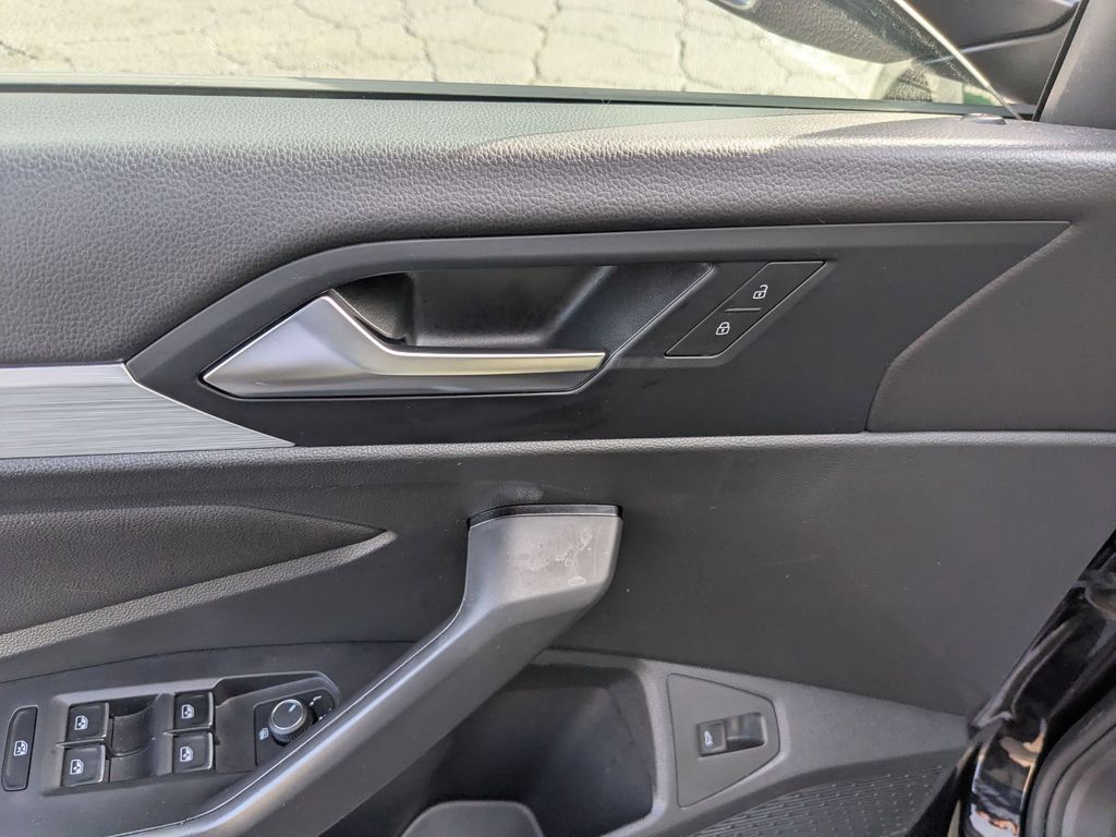 Thumbnail: 2025 Volkswagen Jetta - 22