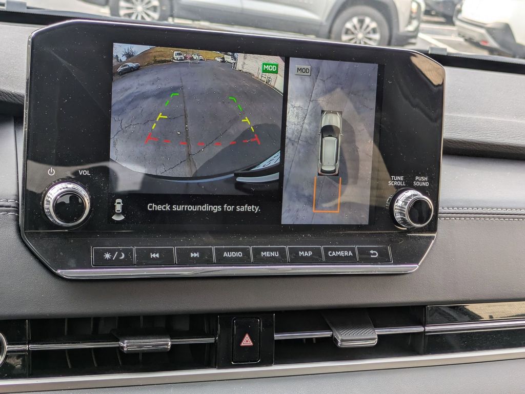 Thumbnail: 2024 Mitsubishi Outlander - 22