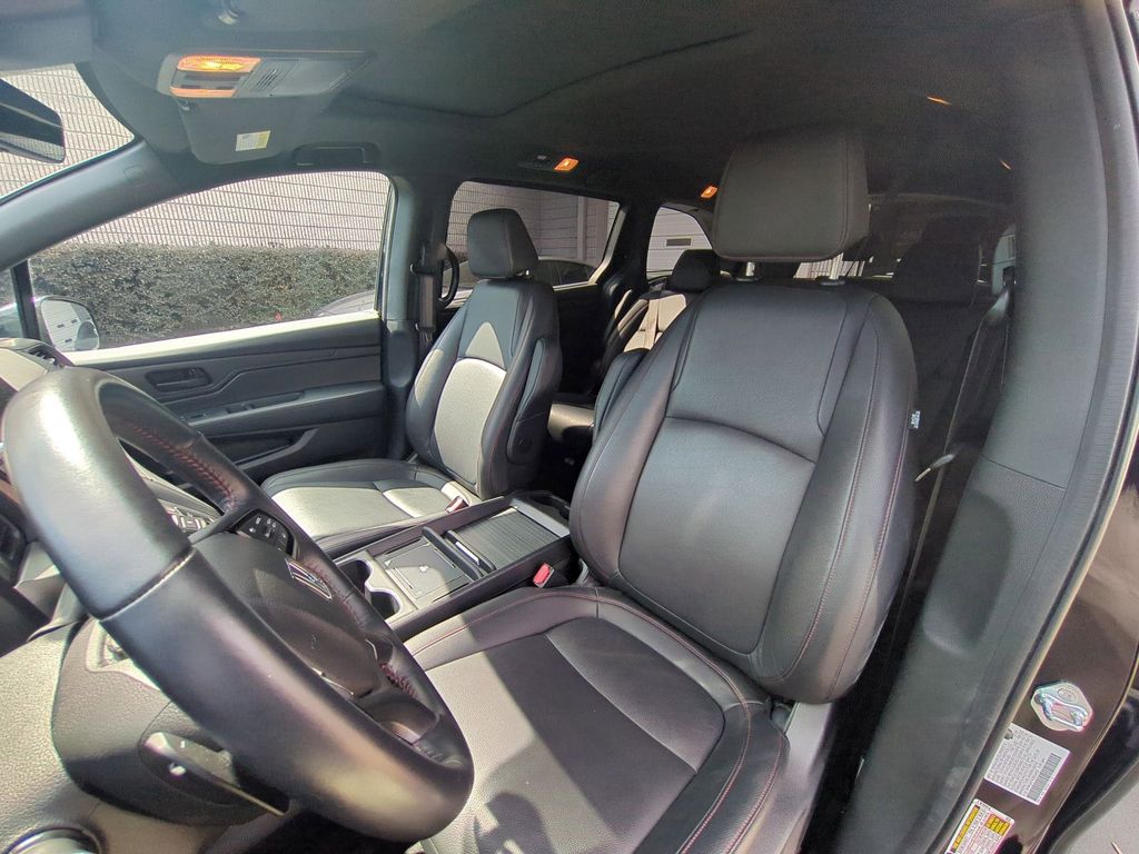 Thumbnail: 2025 Honda Odyssey - 25