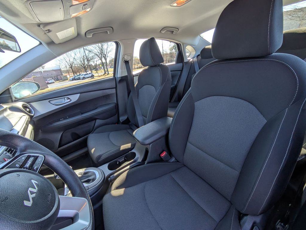 Thumbnail: 2024 Kia Forte - 23