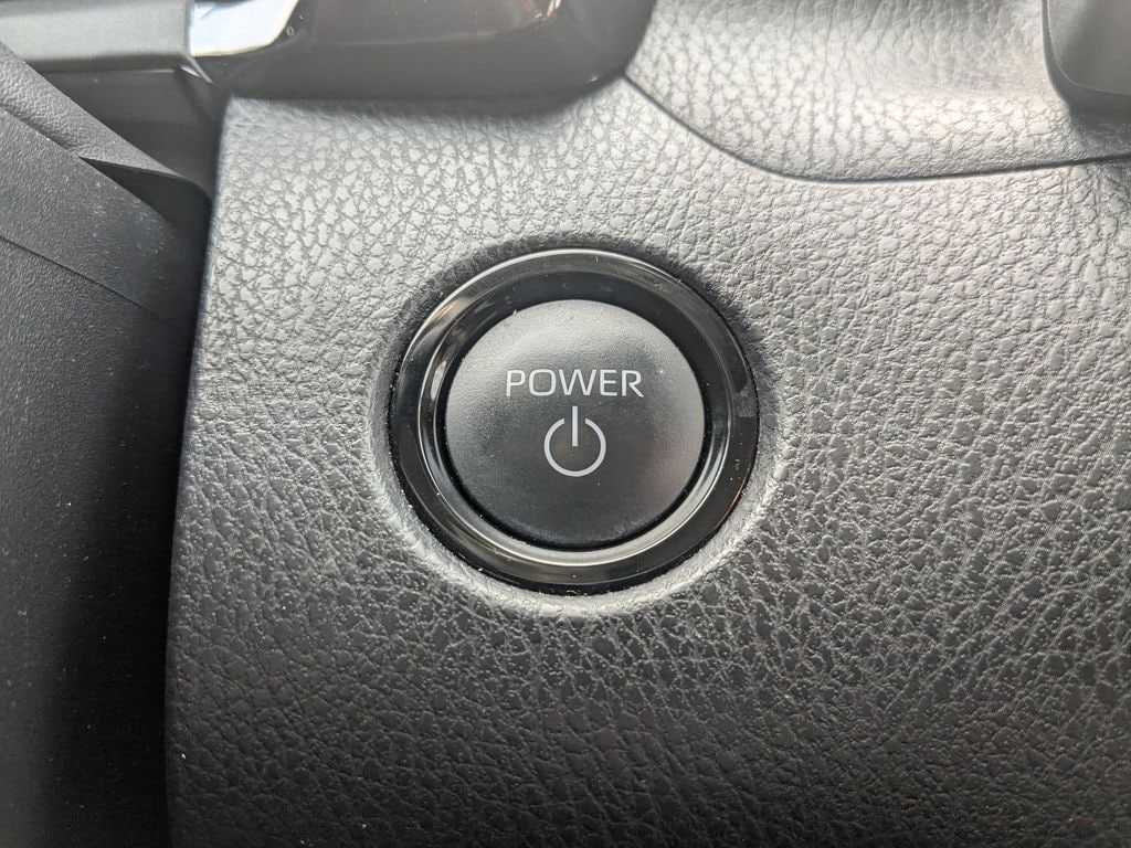 Thumbnail: 2025 Toyota Camry - 21