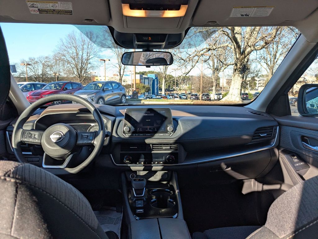 Thumbnail: 2023 Nissan Rogue - 24