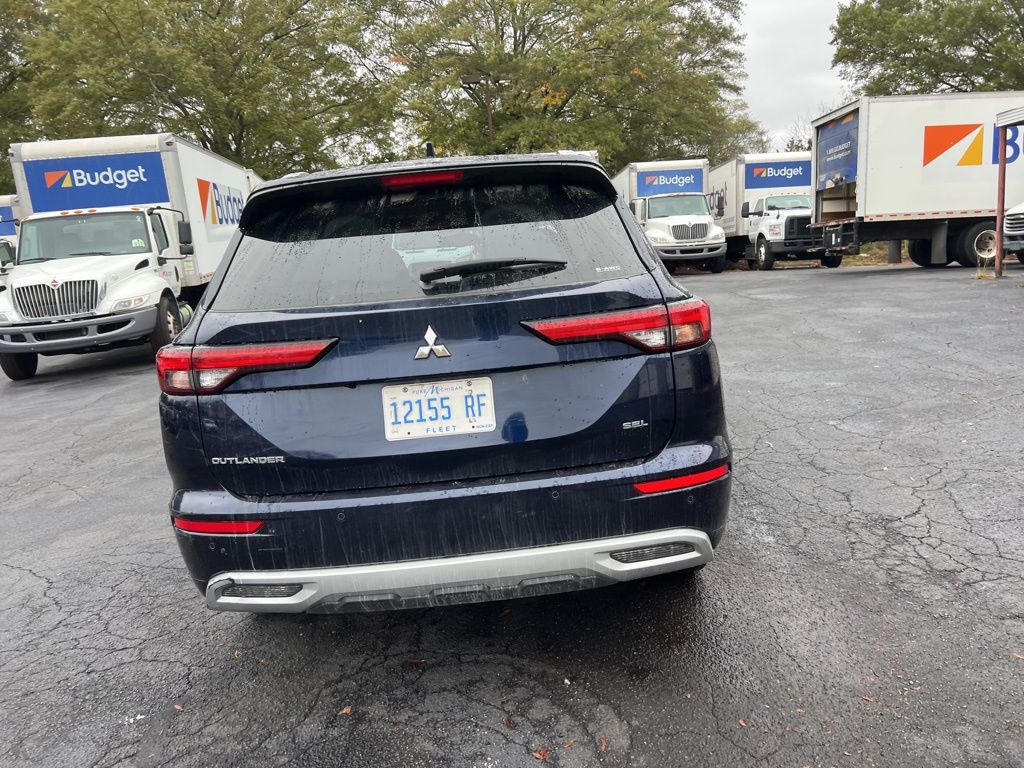 Thumbnail: 2024 Mitsubishi Outlander - 12
