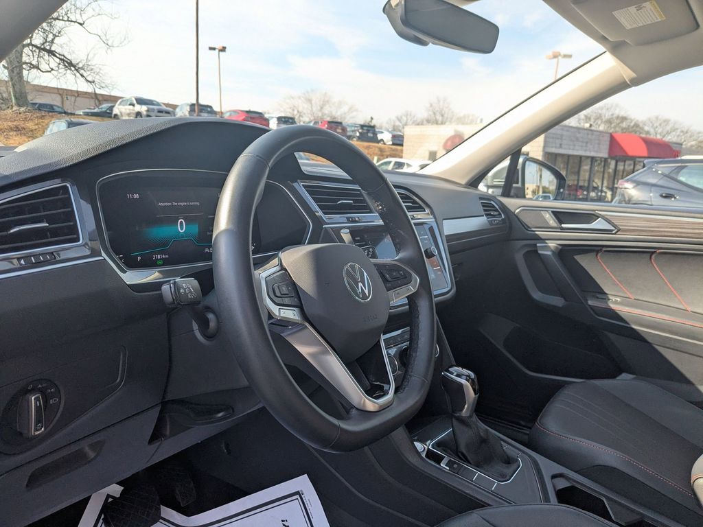 Thumbnail: 2024 Volkswagen Tiguan - 11