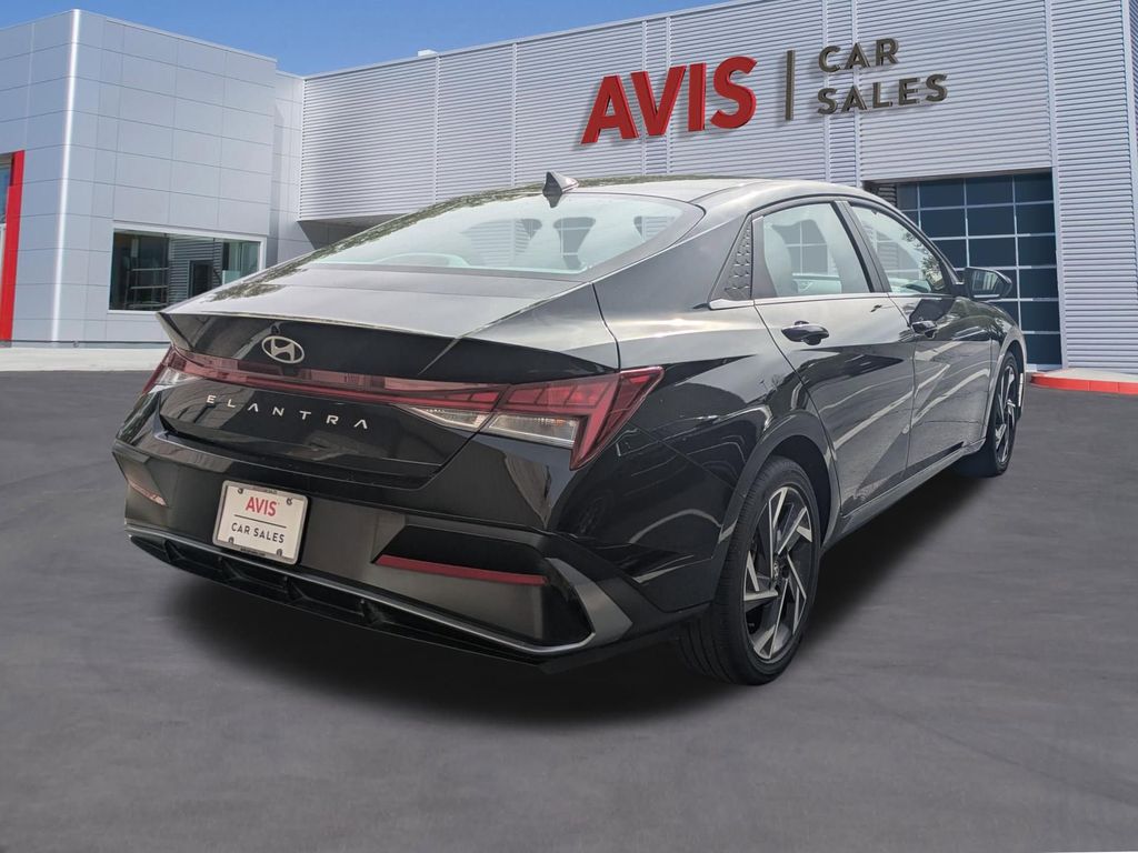 Thumbnail: 2025 Hyundai Elantra - 6