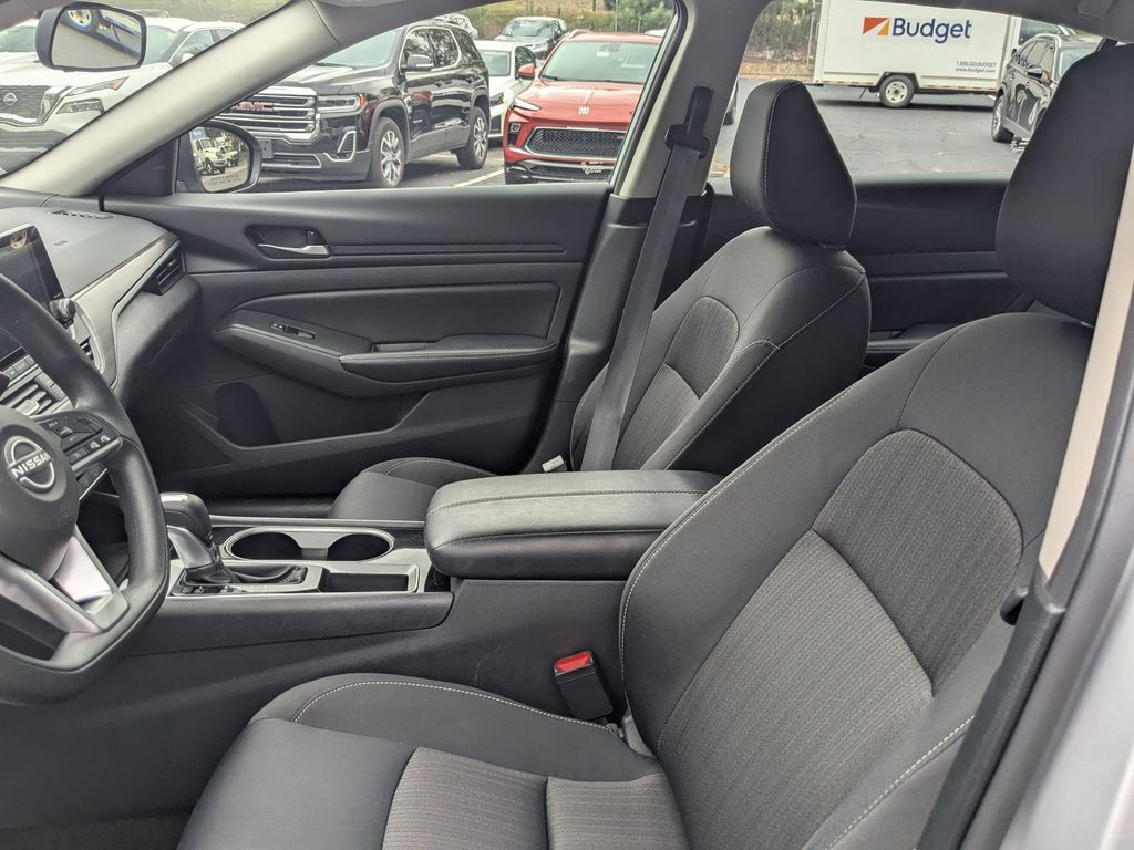 Thumbnail: 2024 Nissan Altima - 23