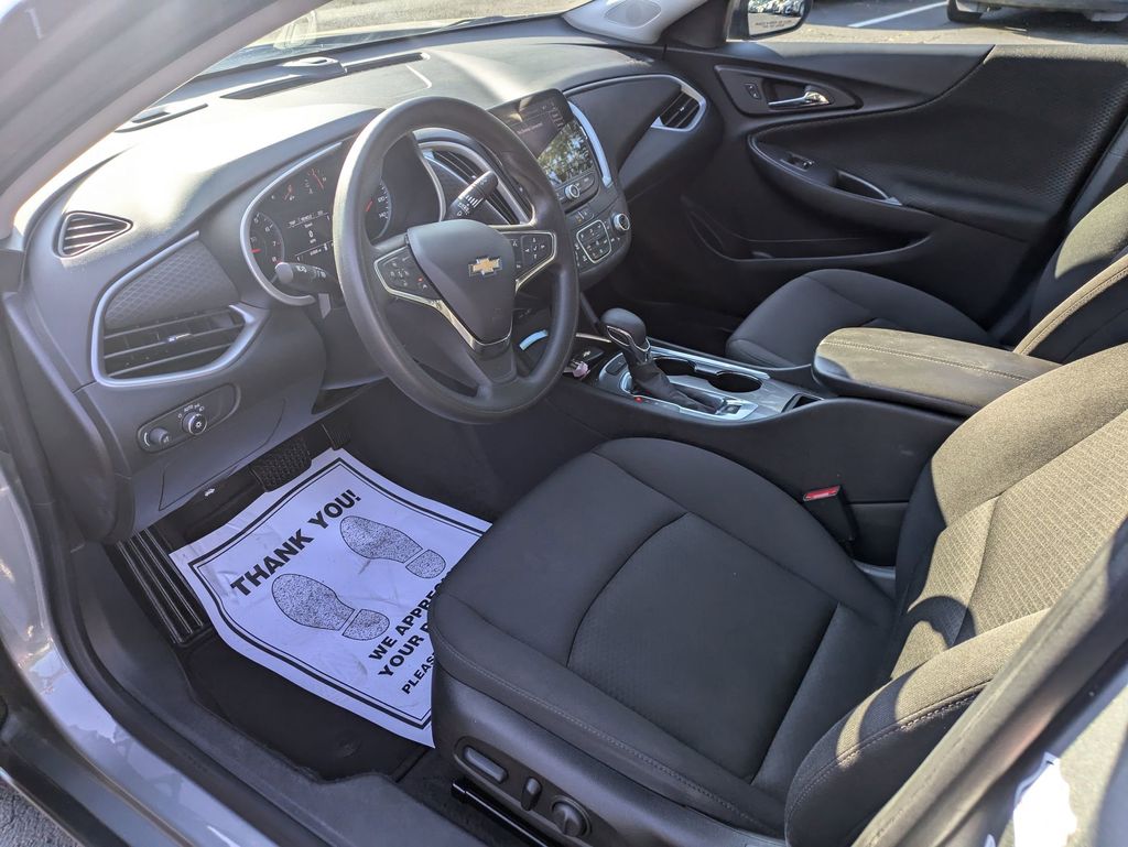 Thumbnail: 2023 Chevrolet Malibu - 14