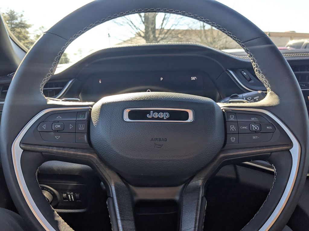 Thumbnail: 2024 Jeep Grand Cherokee L - 16