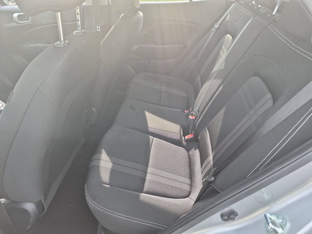2025 Hyundai Venue SEL - Photo 27