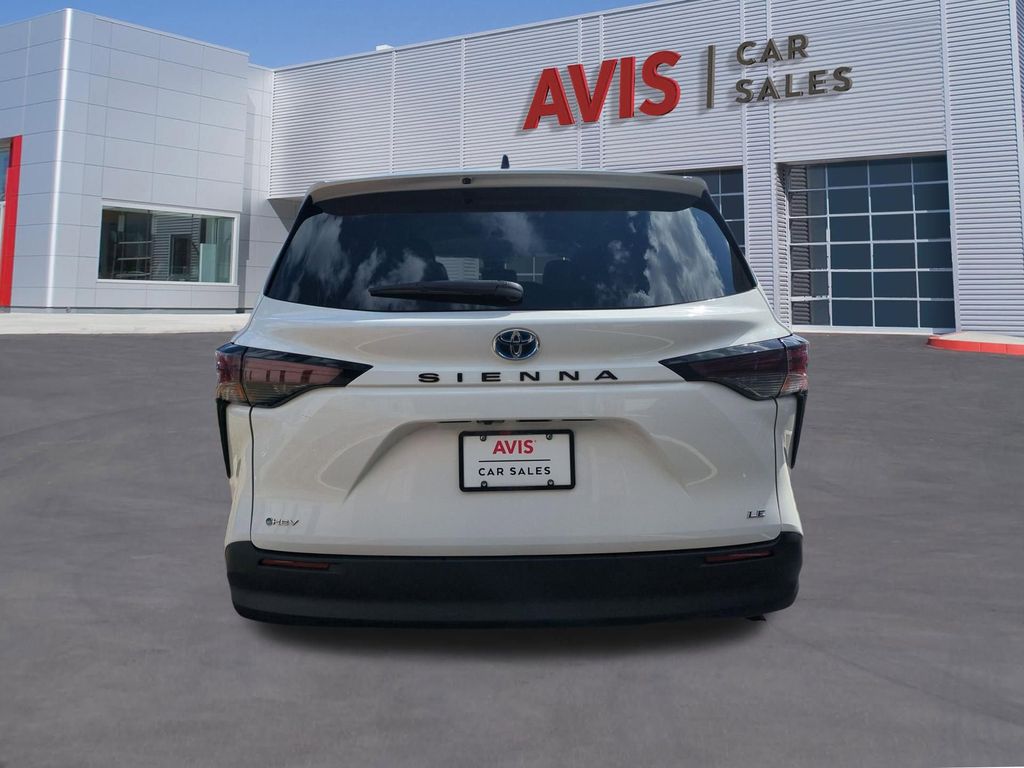 Thumbnail: 2025 Toyota Sienna - 7
