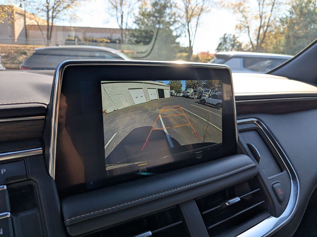 Thumbnail: 2023 Chevrolet Suburban - 21