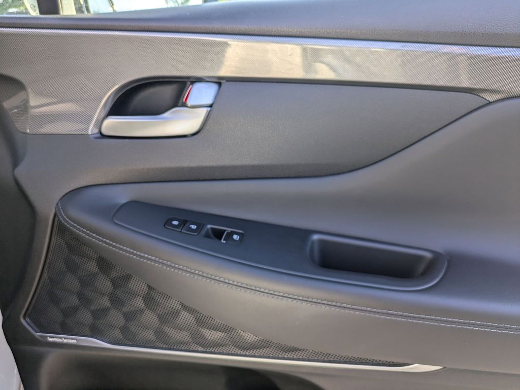 2023 Hyundai Santa Fe Limited 31