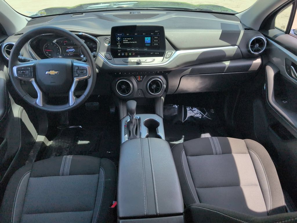 Thumbnail: 2025 Chevrolet Blazer - 25