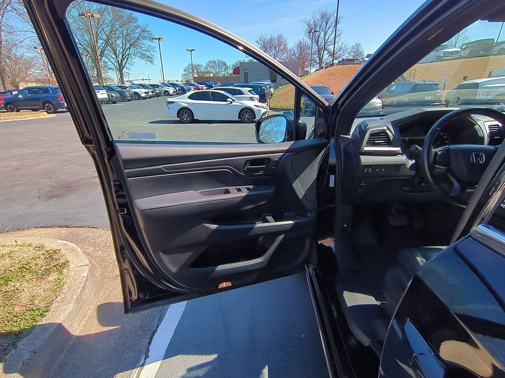 Thumbnail: 2025 Honda Odyssey - 11