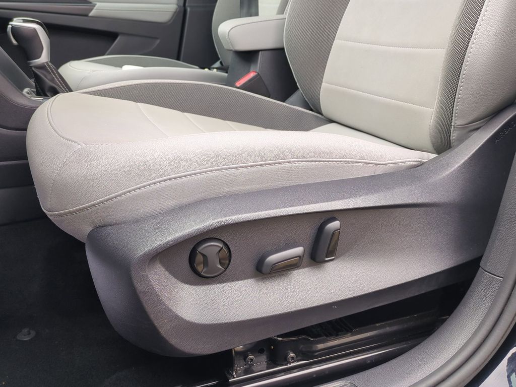 Thumbnail: 2024 Volkswagen Taos - 14