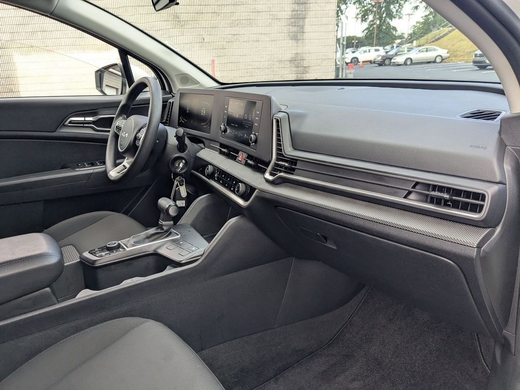 Thumbnail: 2024 Kia Sportage - 32