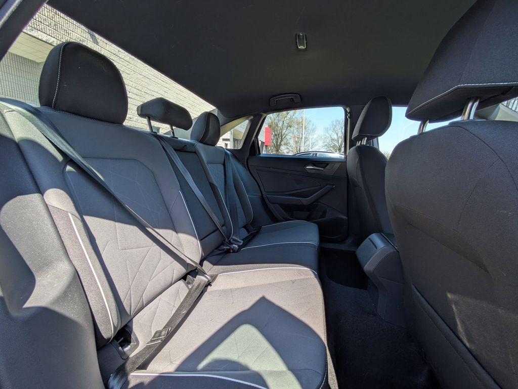 Thumbnail: 2025 Volkswagen Jetta - 27