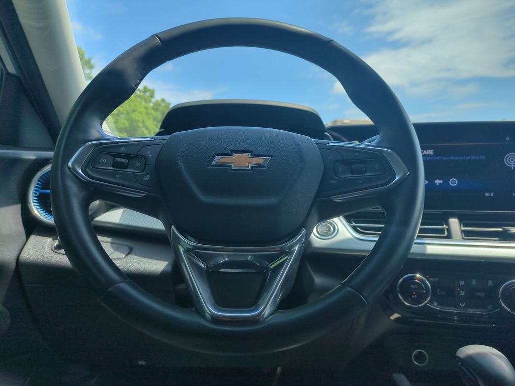 Thumbnail: 2025 Chevrolet Trax - 22