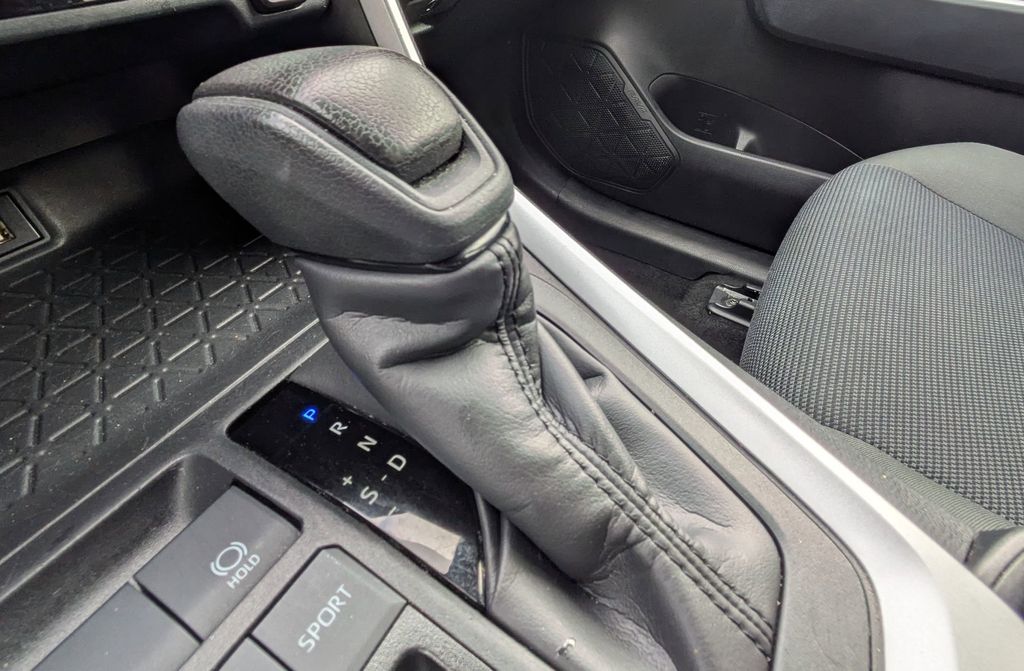 Thumbnail: 2024 Toyota RAV4 - 21