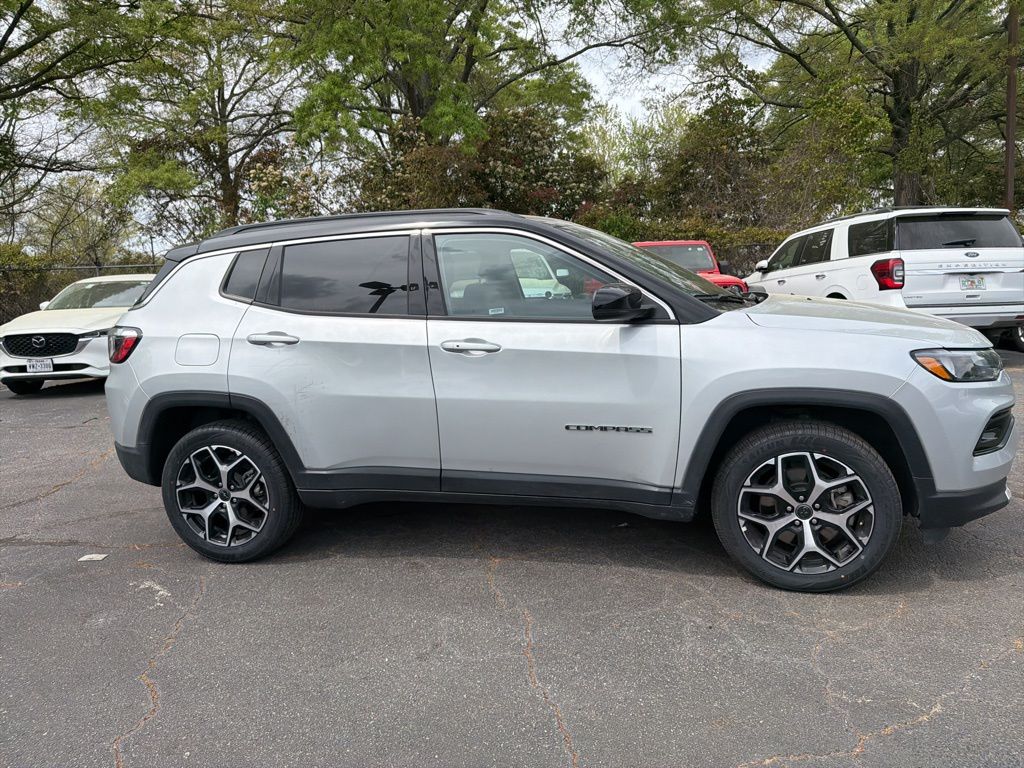 Thumbnail: 2025 Jeep Compass - 4