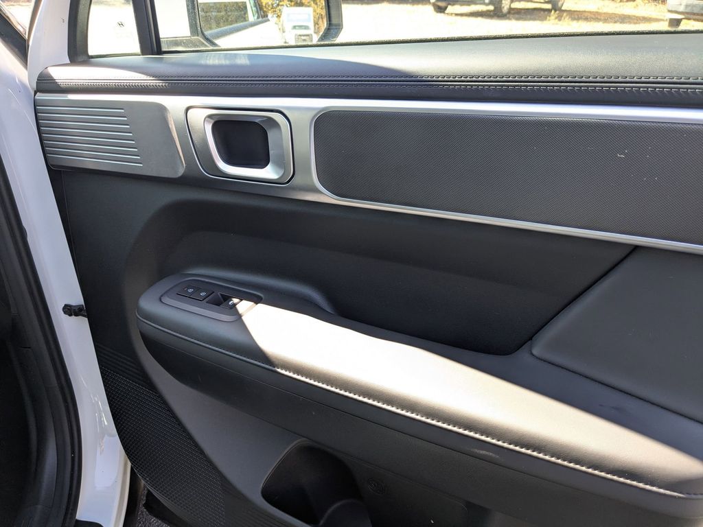 Thumbnail: 2025 Hyundai Santa Fe - 32